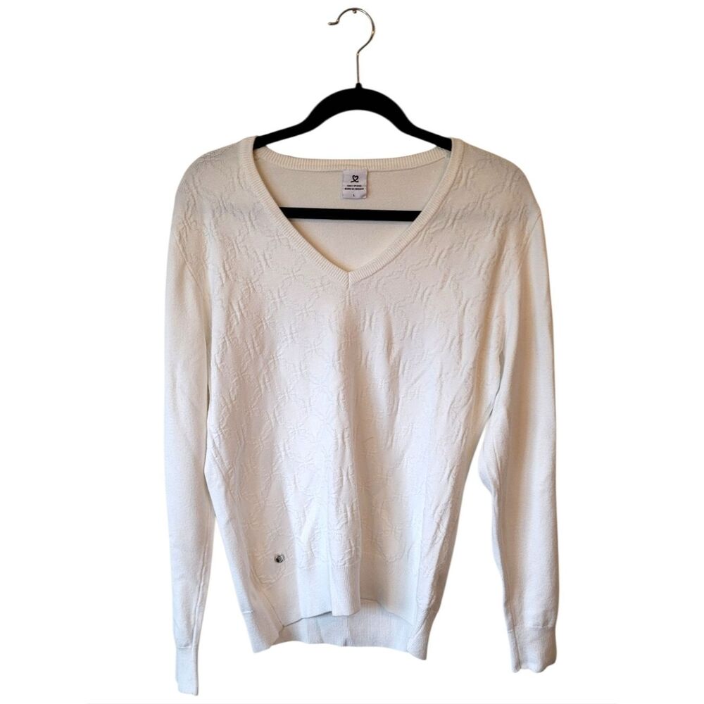 Daily Sports  White V-Neck Textured Knit Sweater Women's Size L